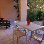 Spacieux Rez-de-jardin A Pour 6 Personnes Avec Terrasse - Fr-1-472a-171 דירה *