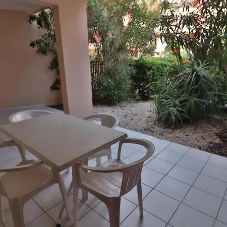Spacieux Rez-de-jardin à Pour 6 Personnes Avec Terrasse - Fr-1-472a-171 Appartamento