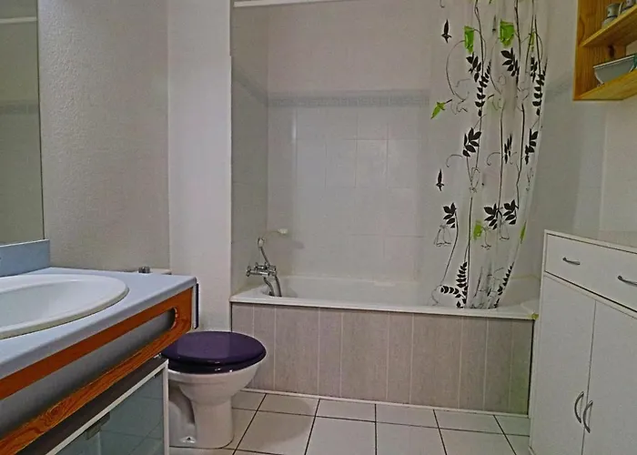 Spacieux Rez-De-Jardin A Sete Pour 6 Personnes Avec Terrasse - Fr-1-472A-171 Appartement